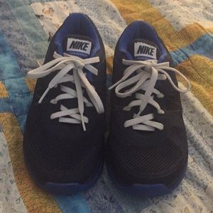 Nike Flex Run Running shoes. Youth 4.5/ Women’s 6